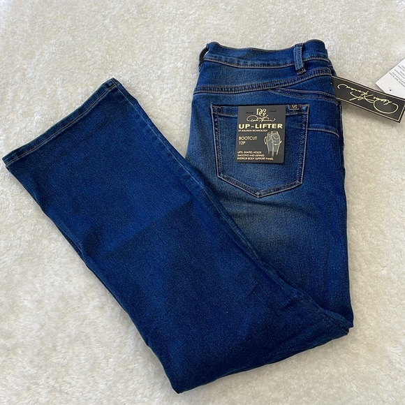 DG2 by Diane Gilman Virtual Stretch Up-Lifter Boot-Cut Jean - Picture 11 of 12